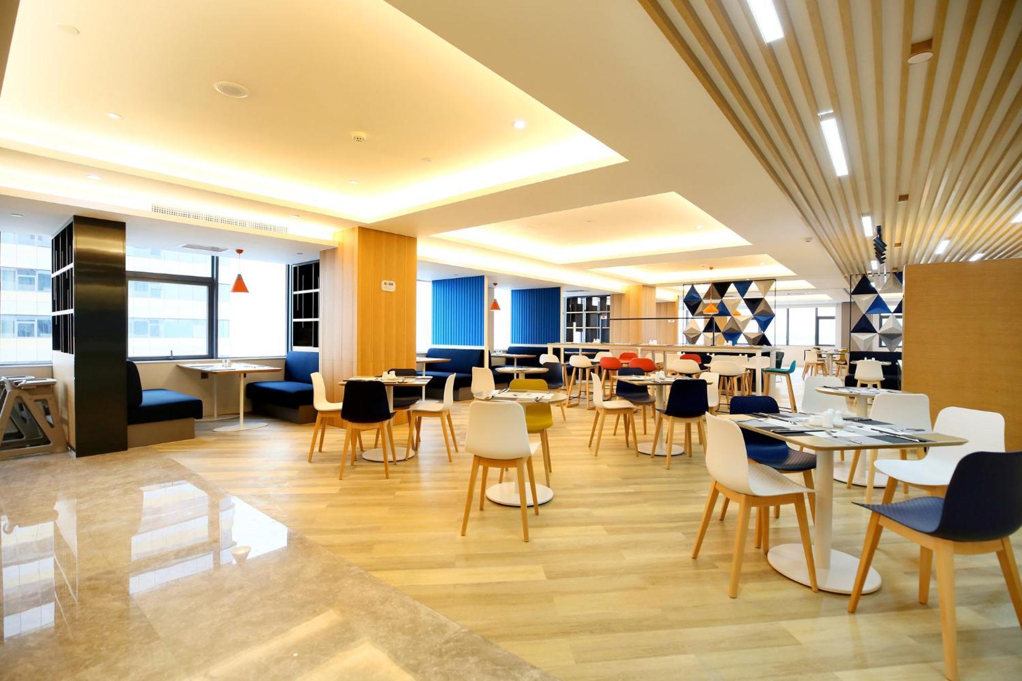 Holiday Inn Express Chengdu North Railway Station By Ihg - Near Panda Base, Near Chunxi Road Exterior photo